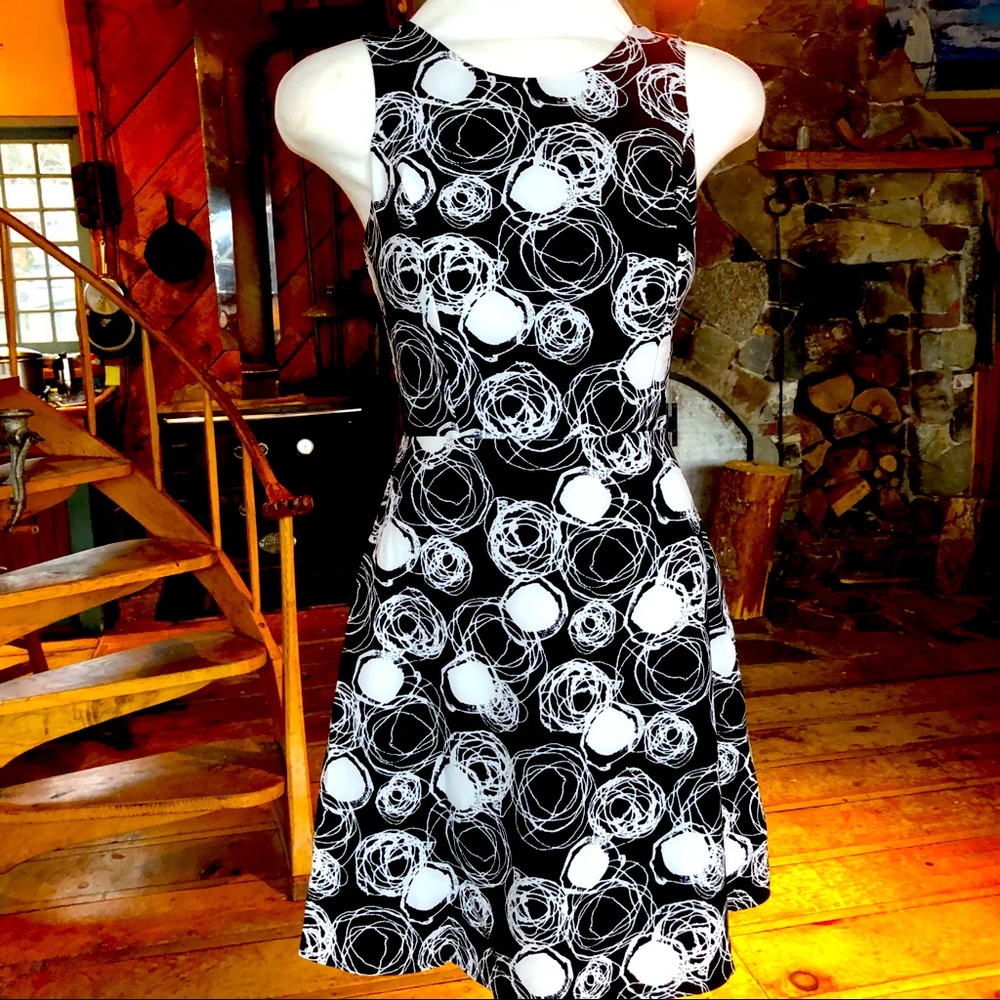 Flattering black and white dress